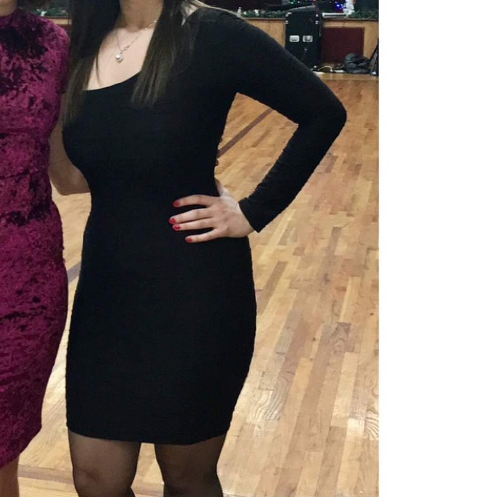 GUESS one shoulder long sleeve dress!